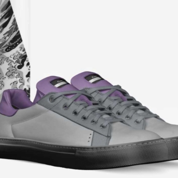 Shoes - Picture 3 of 4